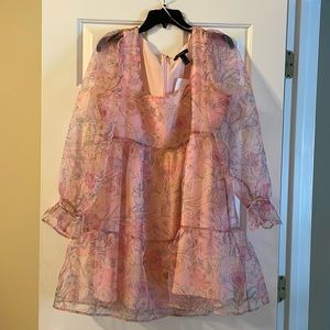 NWT pink floral dress (pics don’t do it Justice!)